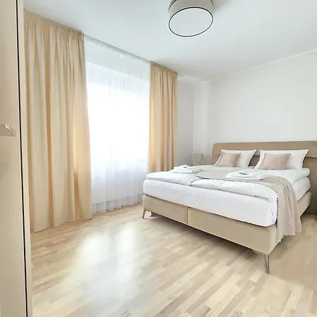 Beige *
